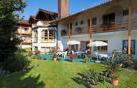 Gartenanlage Hotel Lindenhof am Kellberg in Thyrnau bei Passau (Entspannen Sie sich in der idyllischen Gartenanlage des Hotels Lindenhof am Kellberg in Thyrnau bei Passau.)