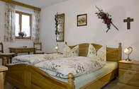 Schlafzimmer Franzlbauernhof in Windorf im Passauer Land (Freuen Sie sich auf Ruhe und Entspannung in den gemütlichen Schlafzimmern im Franzlbauernhof in Windorf im Passauer Land.)